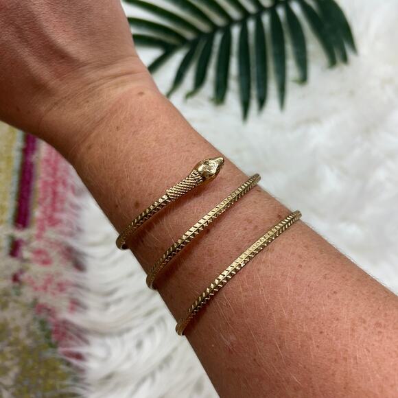 Gold Toned Snake Wrap Bangle Bracelet Reputation Outfit Costume - Picture 1 of 8
